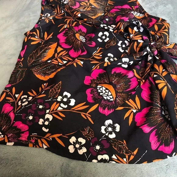A New Day Floral Print Sleeveless Wrap Blouse - Picture 7 of 10